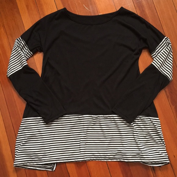 Tops - Black and White Tunic Top